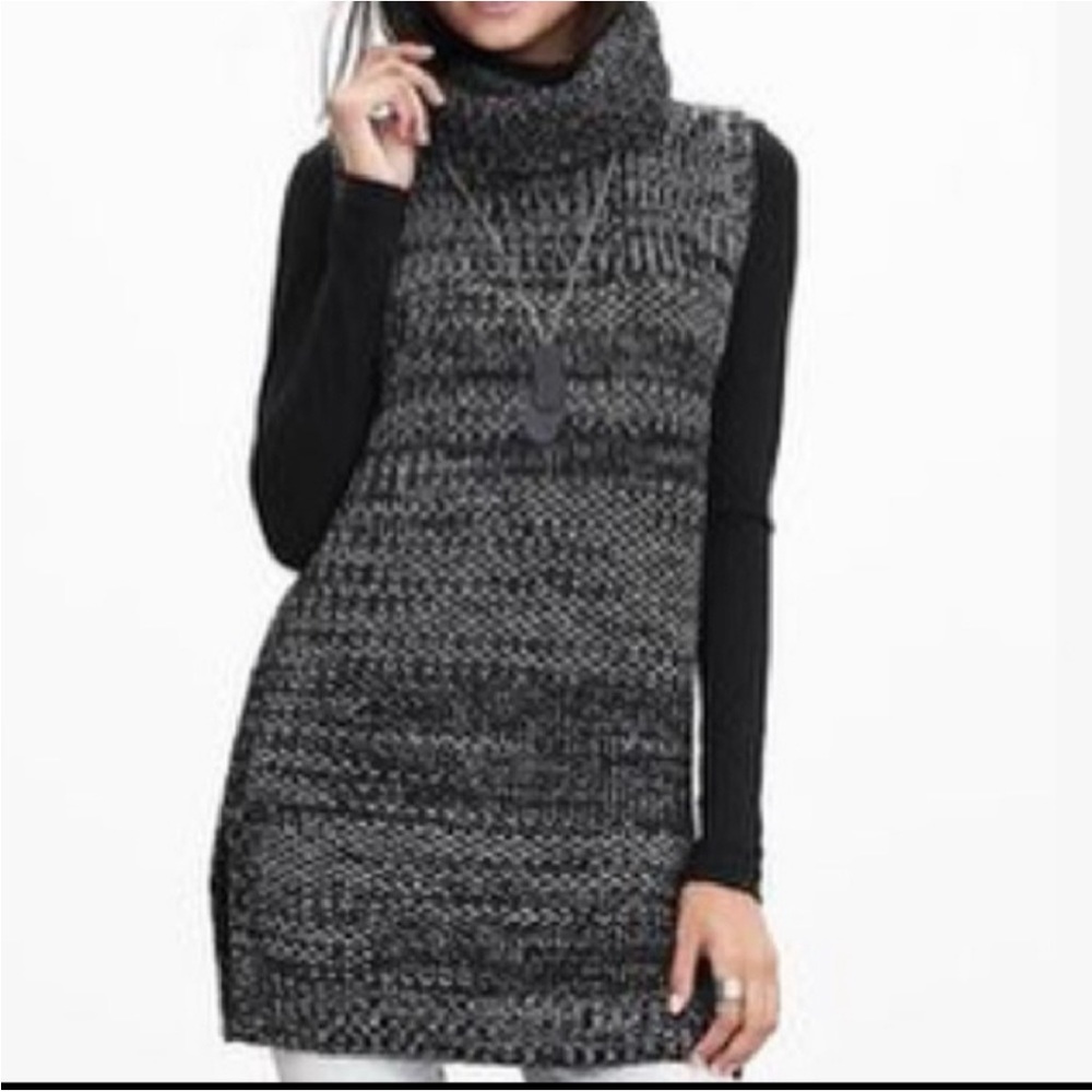 Banana Republic Sleeveless Turtleneck Sweater